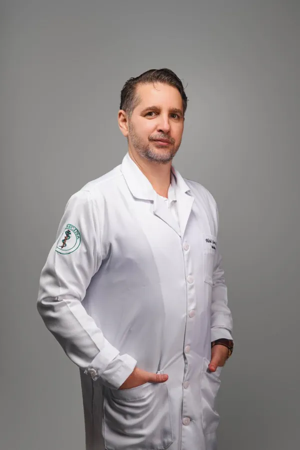Dr. Michel Gomez Milian - Médico